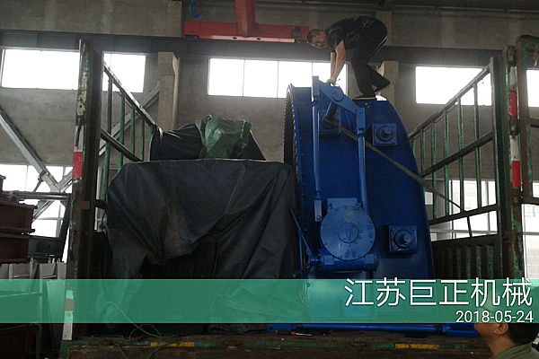擋板門制作完工，安裝調(diào)試中